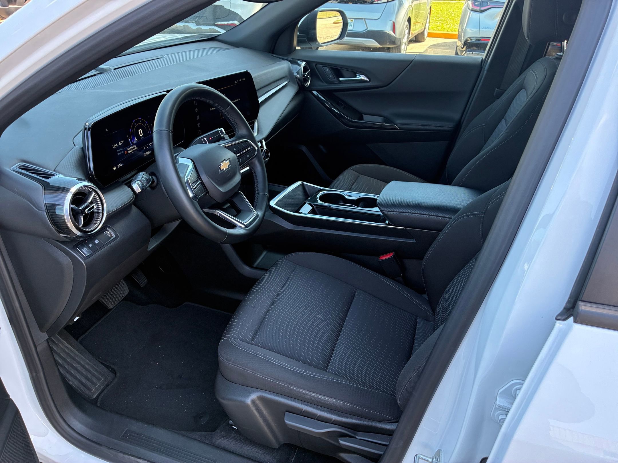 Thumbnail: 2025 Chevrolet Equinox - 23