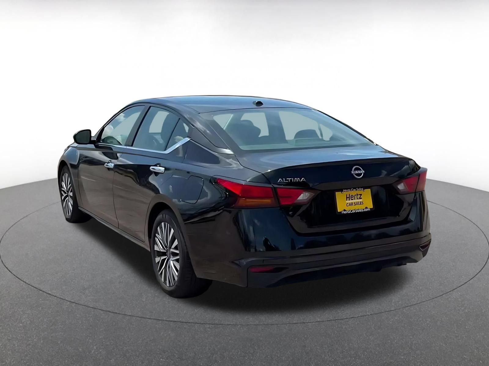 Thumbnail: 2025 Nissan Altima - 10