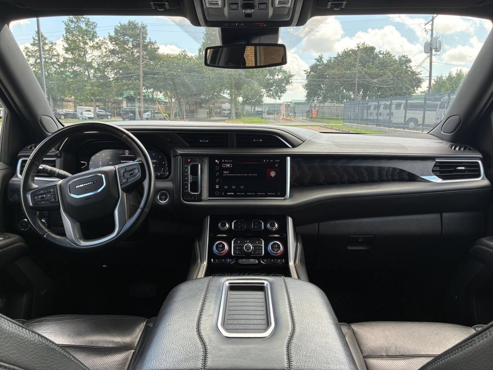 Thumbnail: 2023 GMC Yukon - 32