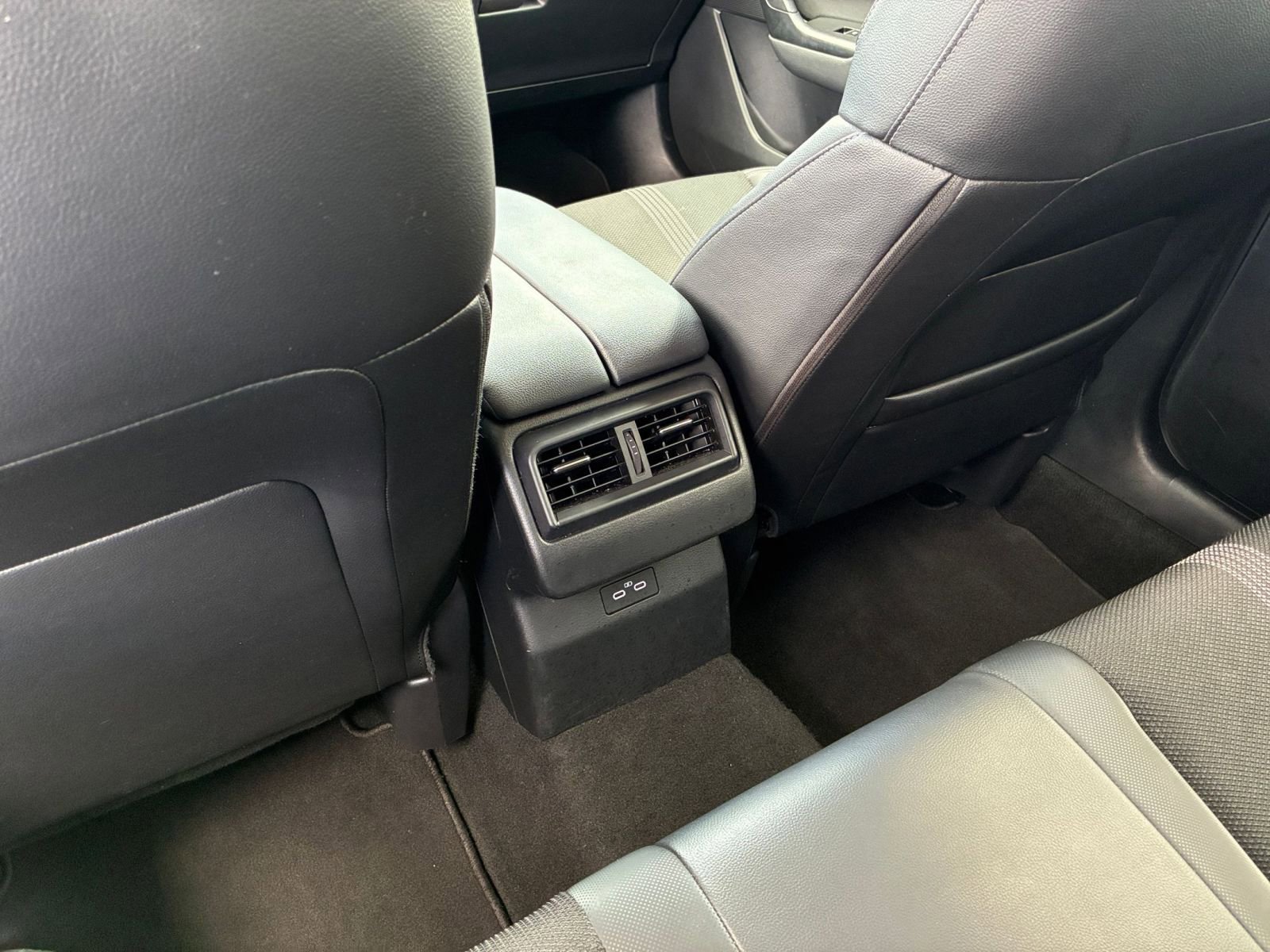 Thumbnail: 2025 Mazda CX-50 - 24