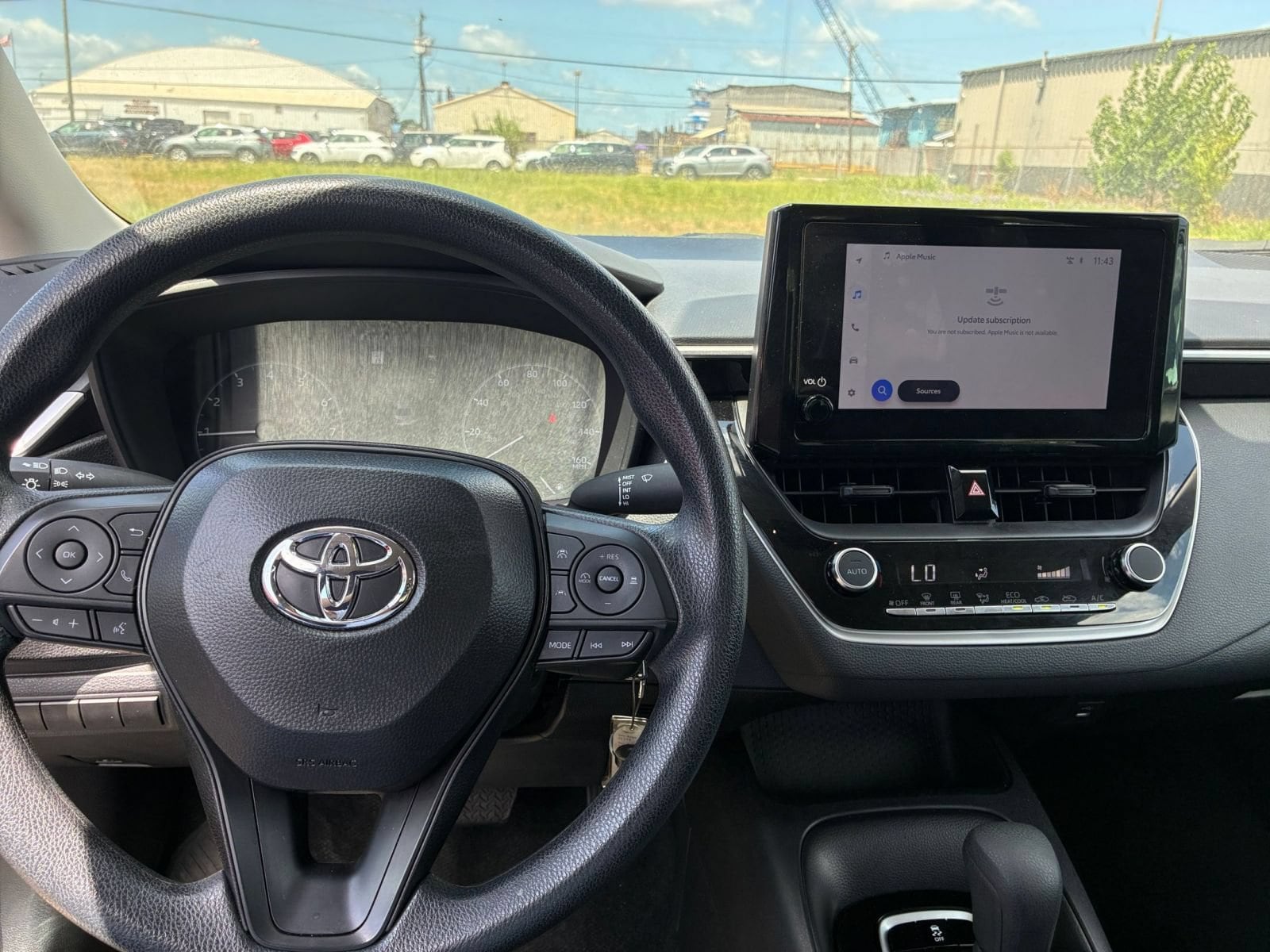 Thumbnail: 2025 Toyota Corolla - 32