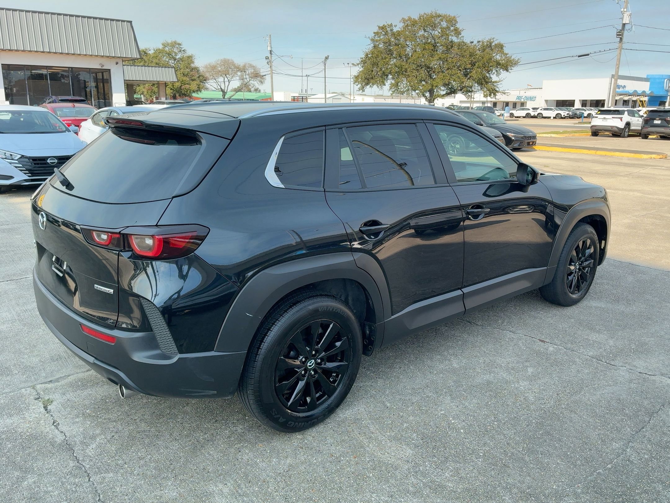 Thumbnail: 2025 Mazda CX-50 - 7