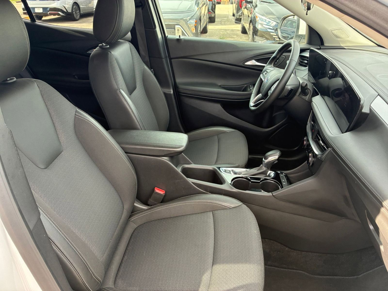 Thumbnail: 2025 Buick Encore GX - 34