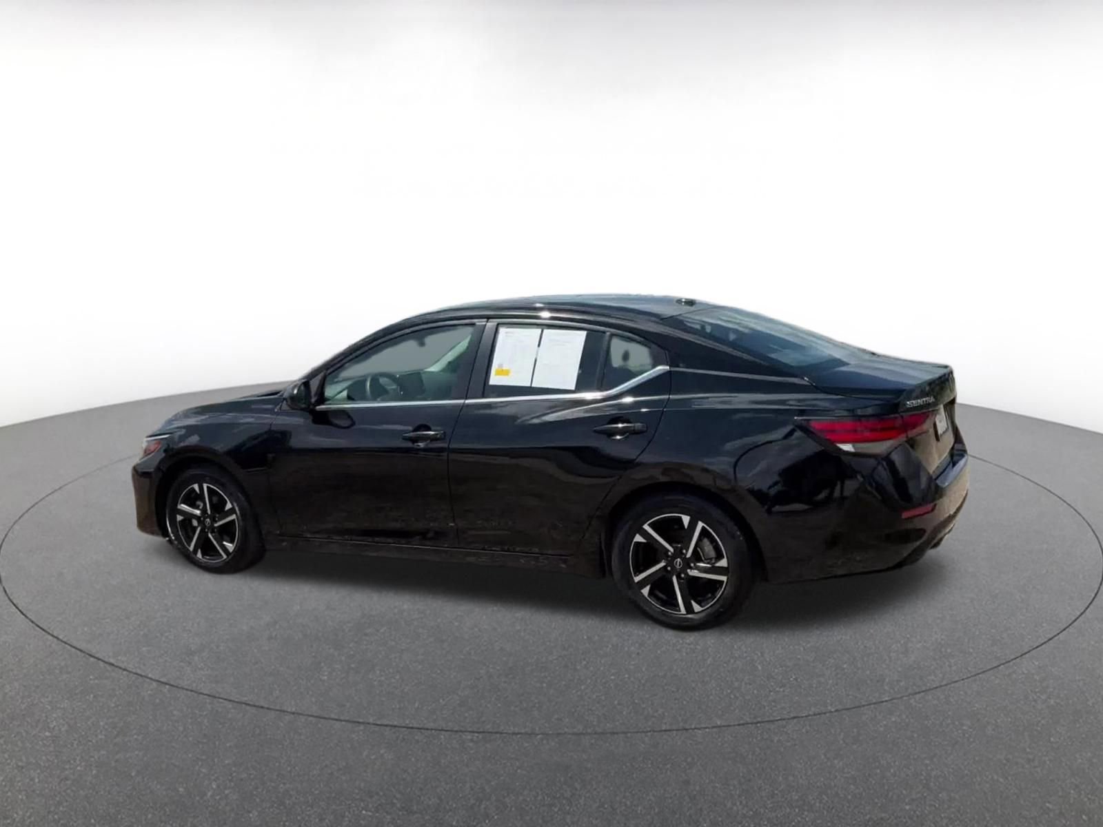 Thumbnail: 2025 Nissan Sentra - 10