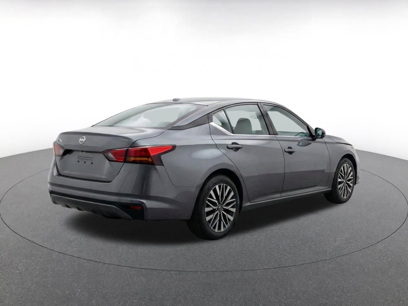 Thumbnail: 2025 Nissan Altima - 9