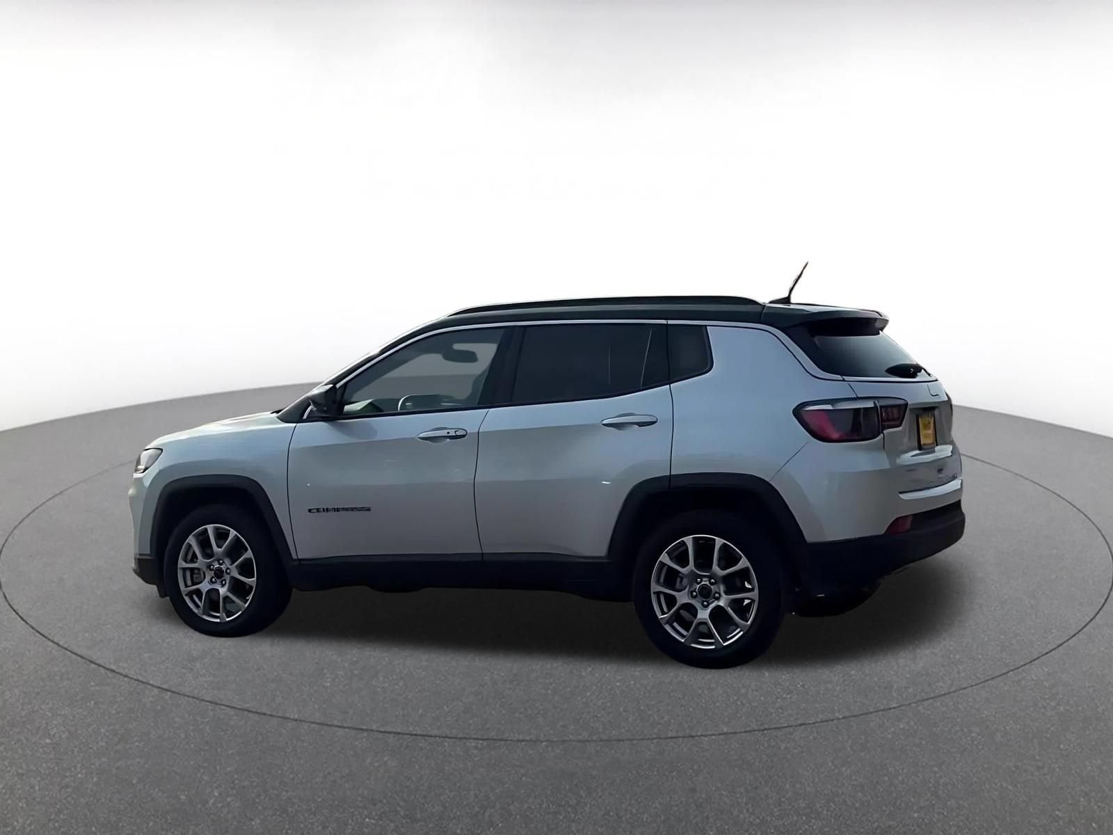 Thumbnail: 2025 Jeep Compass - 10