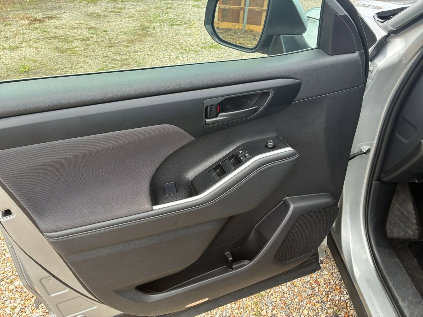 Thumbnail: 2025 Toyota Highlander - 18