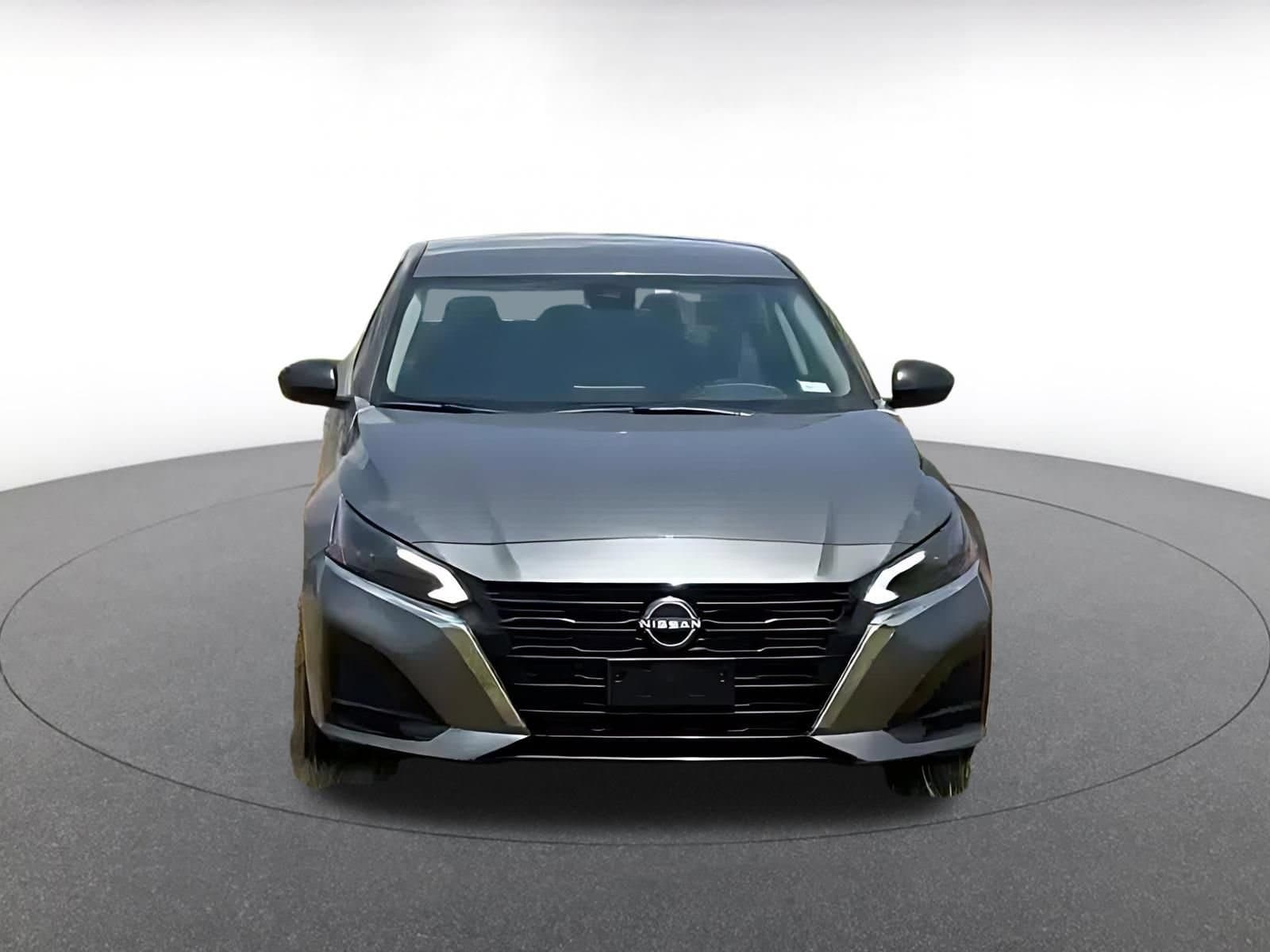 Thumbnail: 2025 Nissan Altima - 4