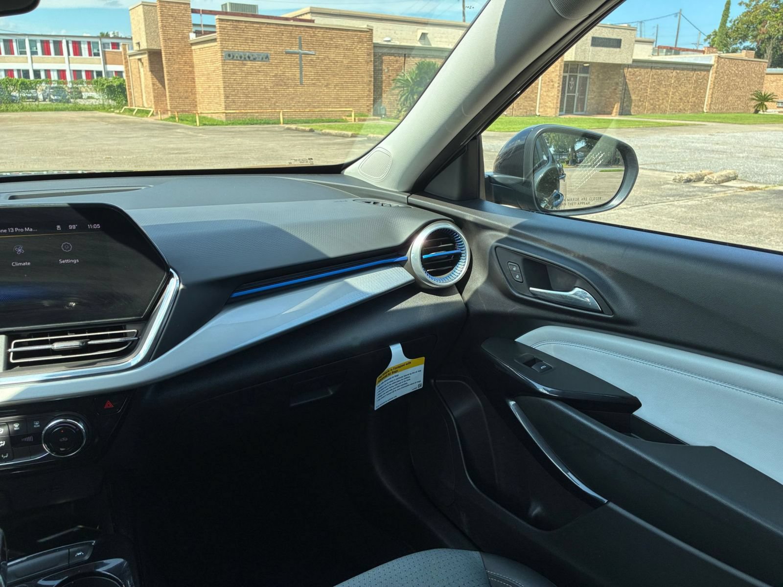 Thumbnail: 2025 Chevrolet Trax - 33