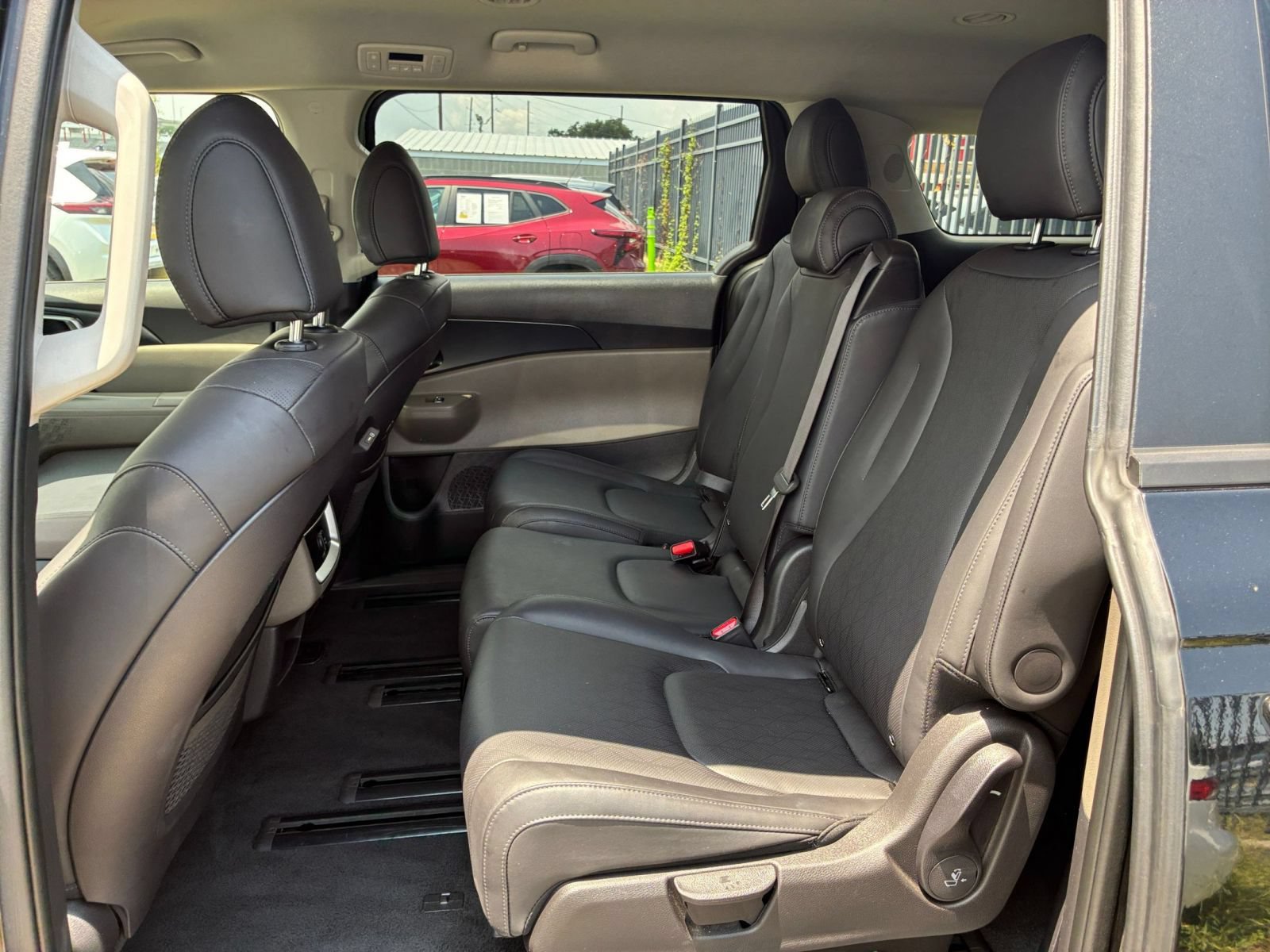 Thumbnail: 2026 Kia Carnival - 24