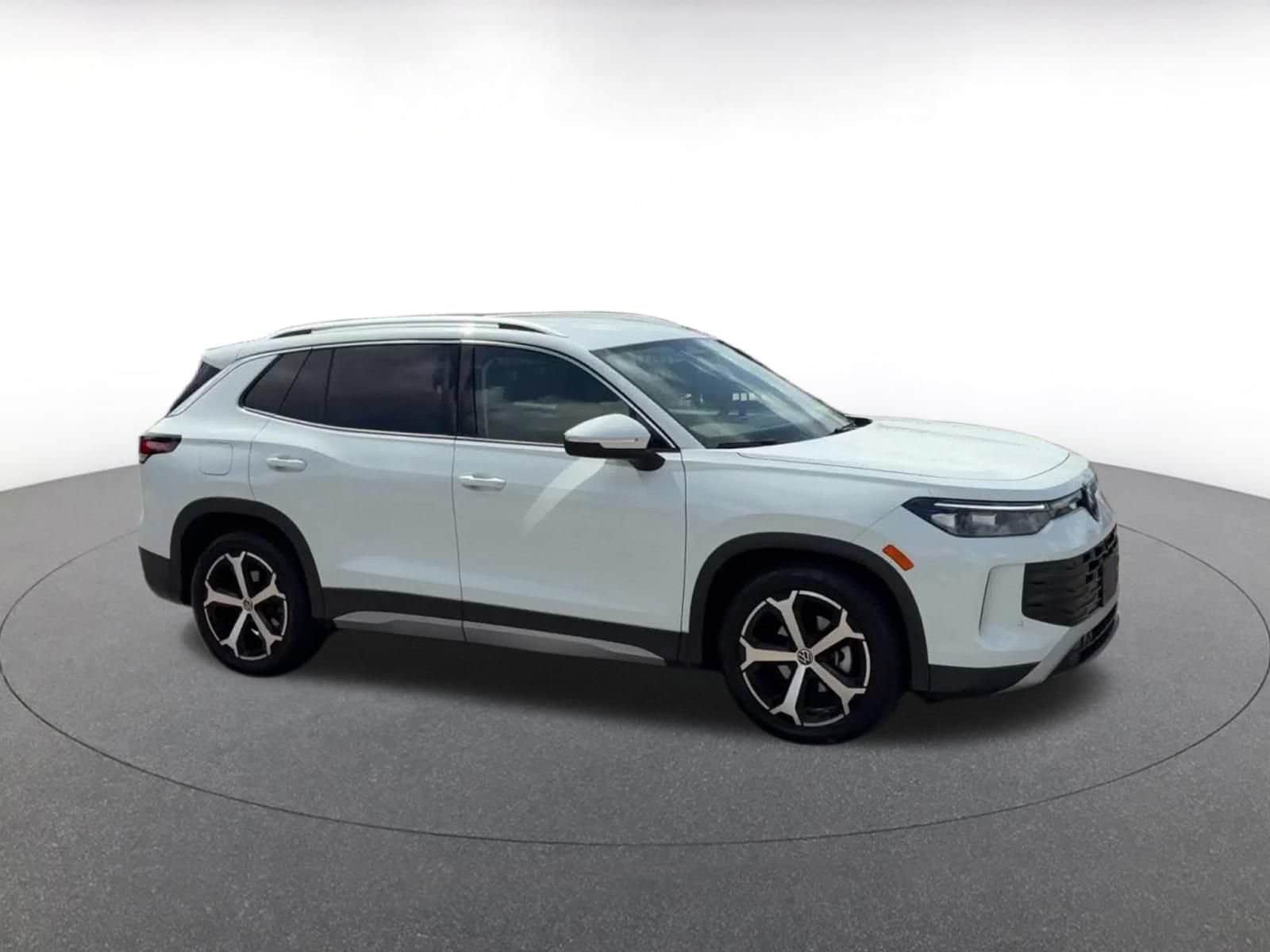 Thumbnail: 2026 Volkswagen Tiguan - 2