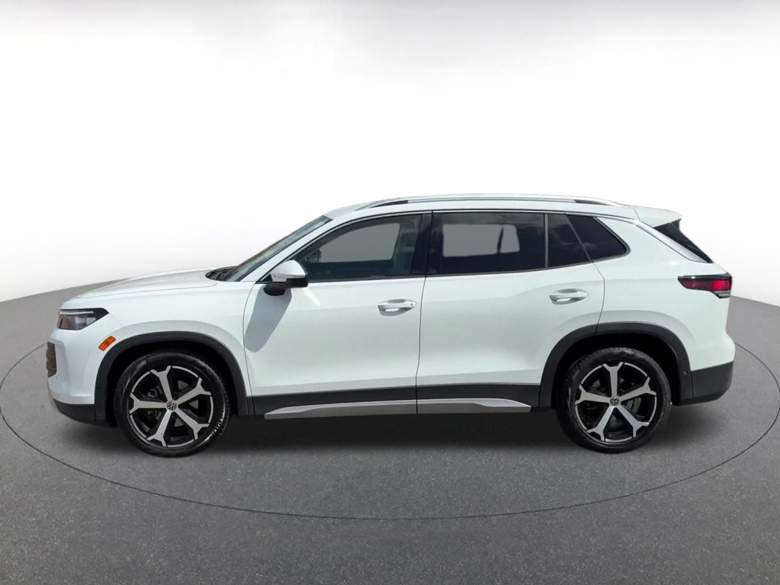 Thumbnail: 2026 Volkswagen Tiguan - 9