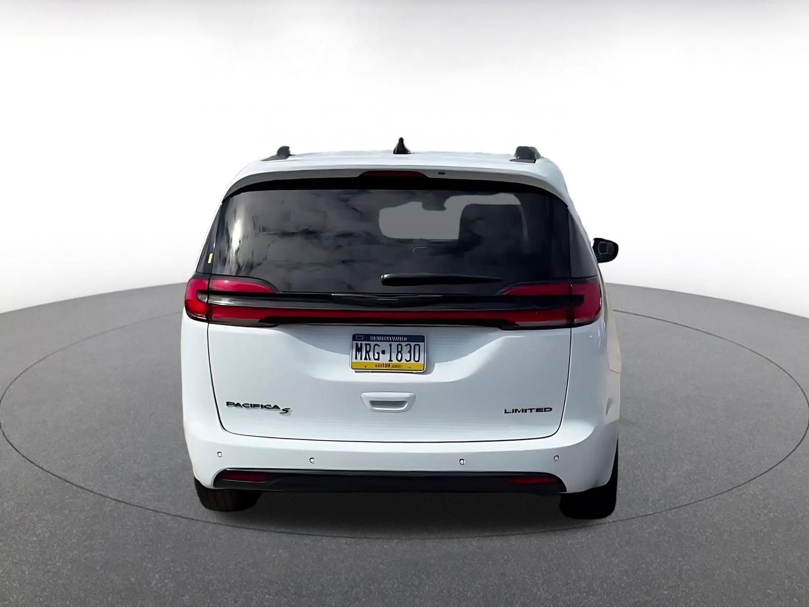 Thumbnail: 2025 Chrysler Pacifica - 12