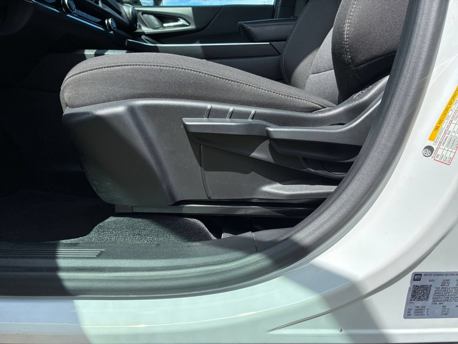 Thumbnail: 2025 Chevrolet Equinox - 23