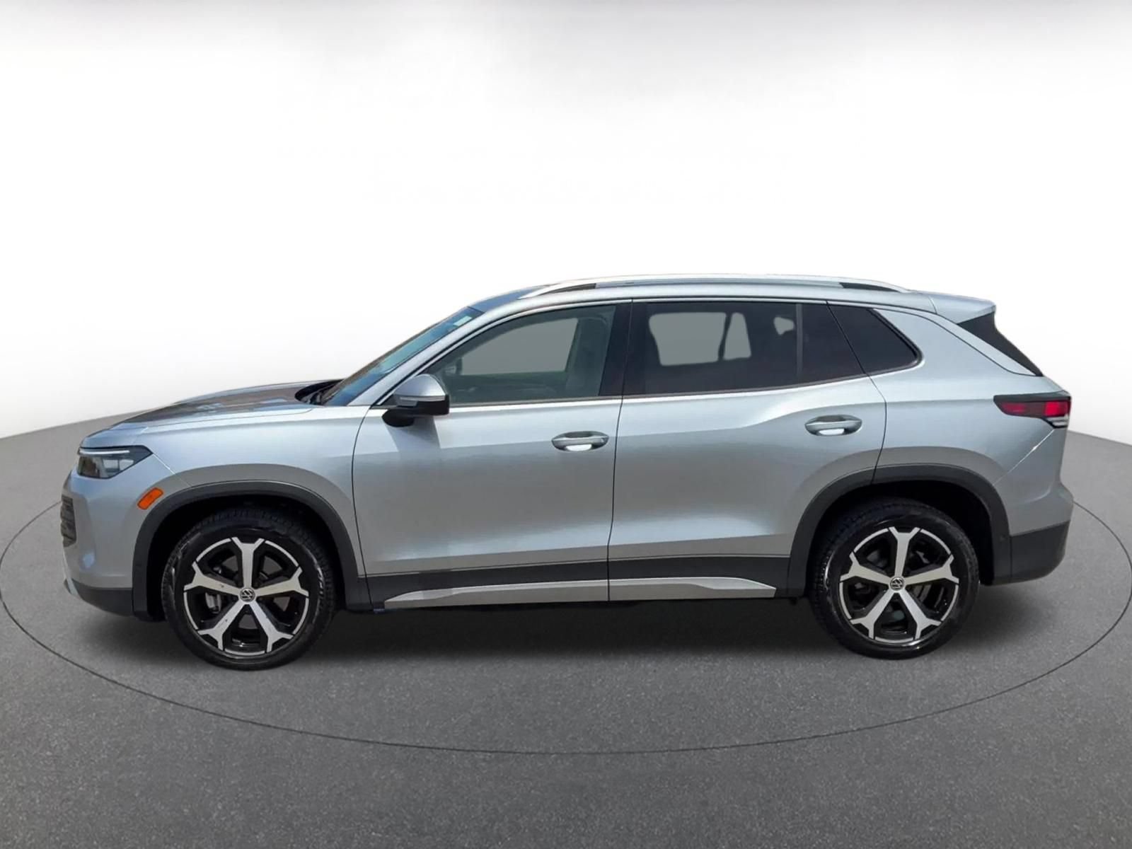 Thumbnail: 2026 Volkswagen Tiguan - 9