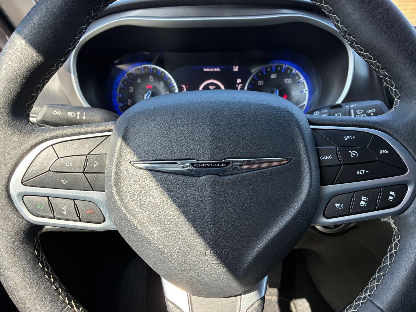 Thumbnail: 2025 Chrysler Pacifica - 24