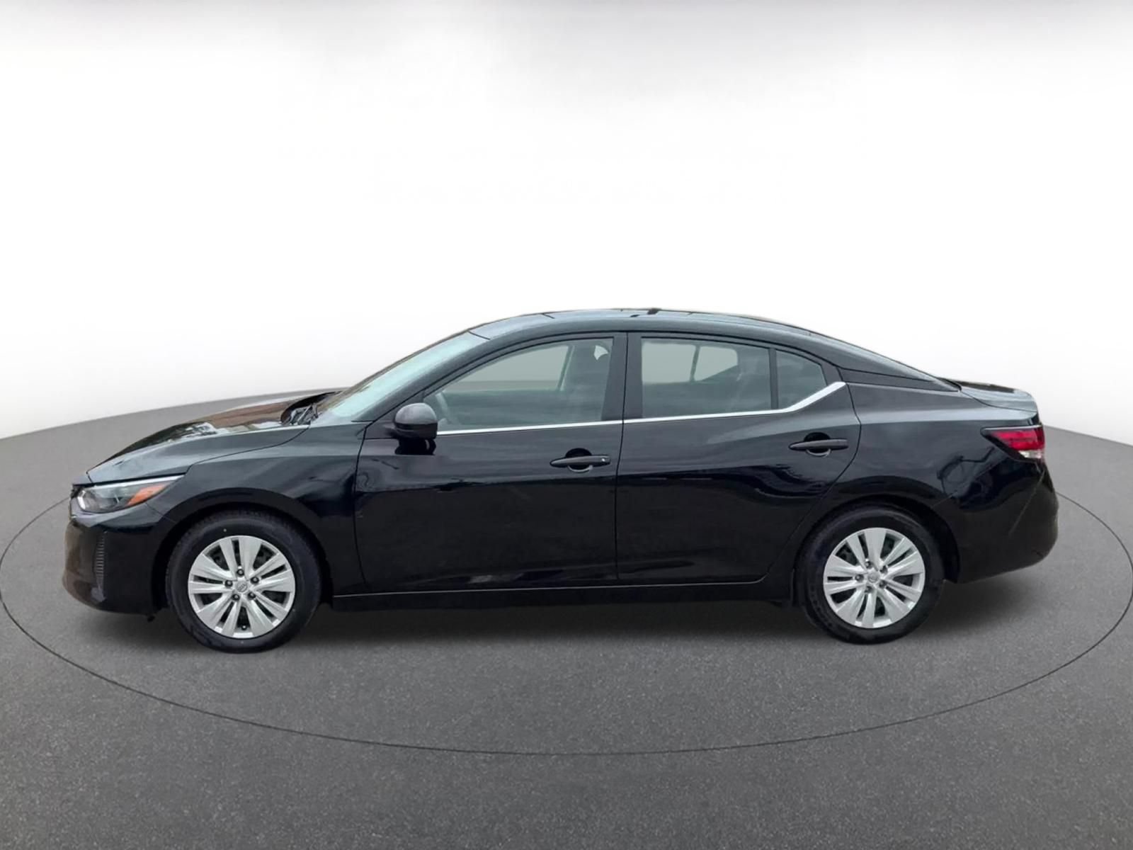 Thumbnail: 2025 Nissan Sentra - 9
