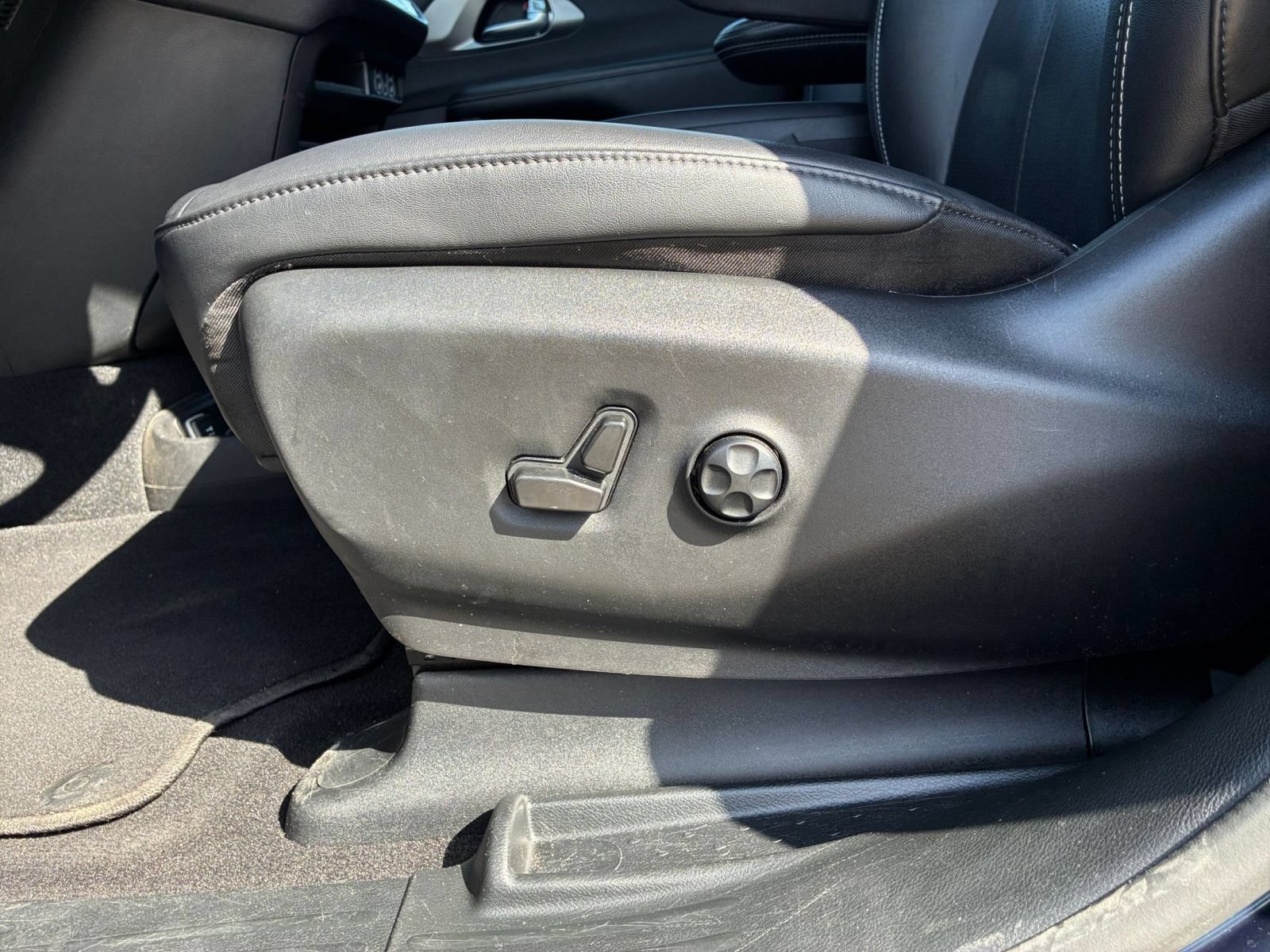 Thumbnail: 2025 Chrysler Pacifica - 18