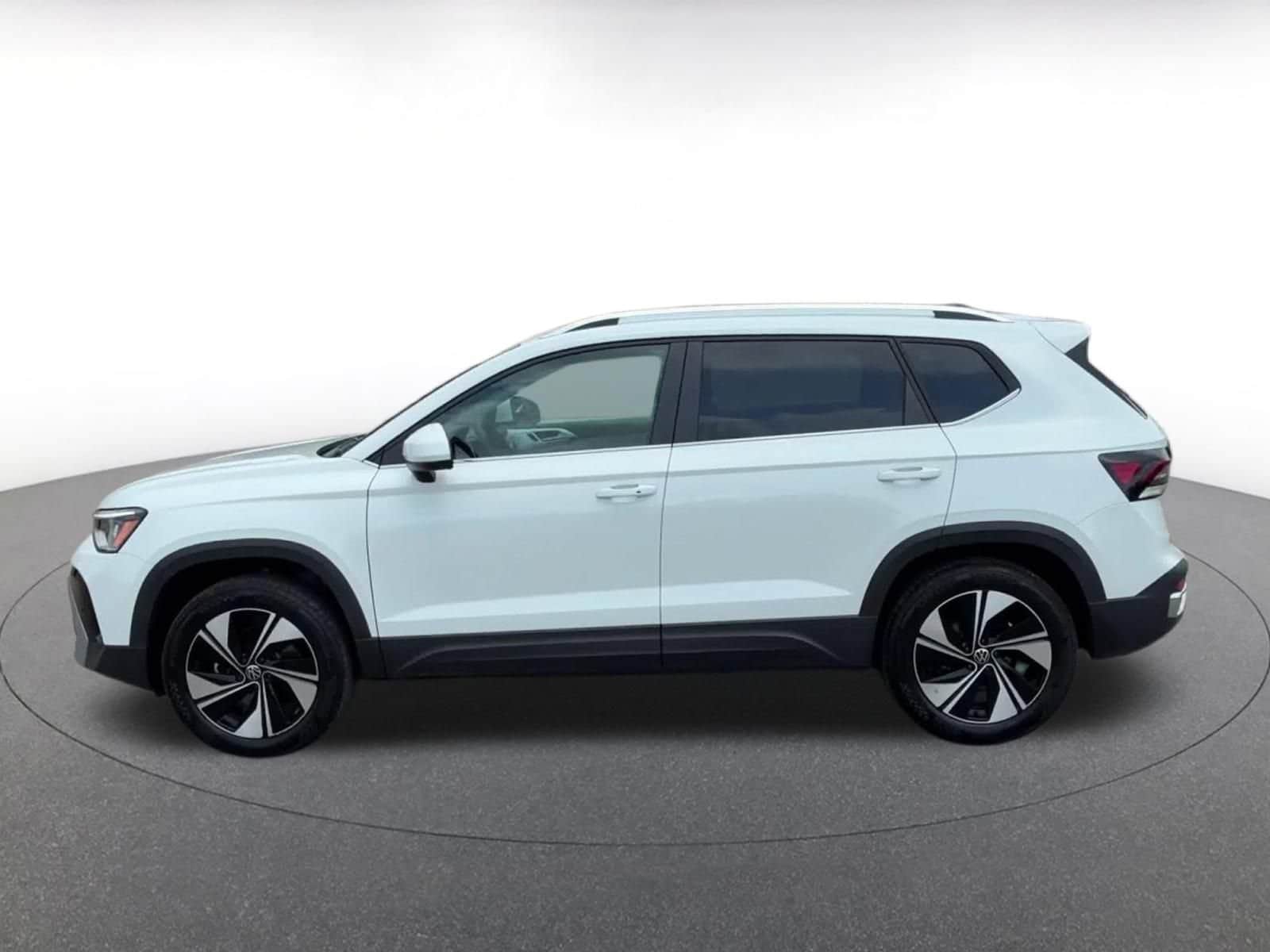 Thumbnail: 2026 Volkswagen Taos - 9
