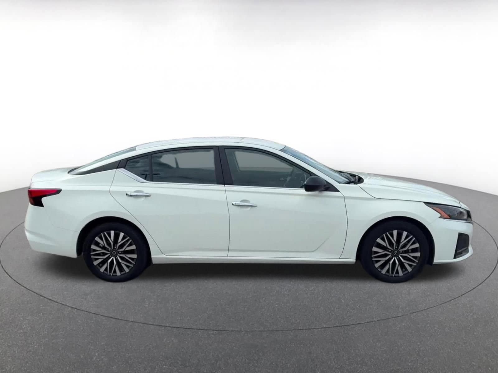 Thumbnail: 2025 Nissan Altima - 16