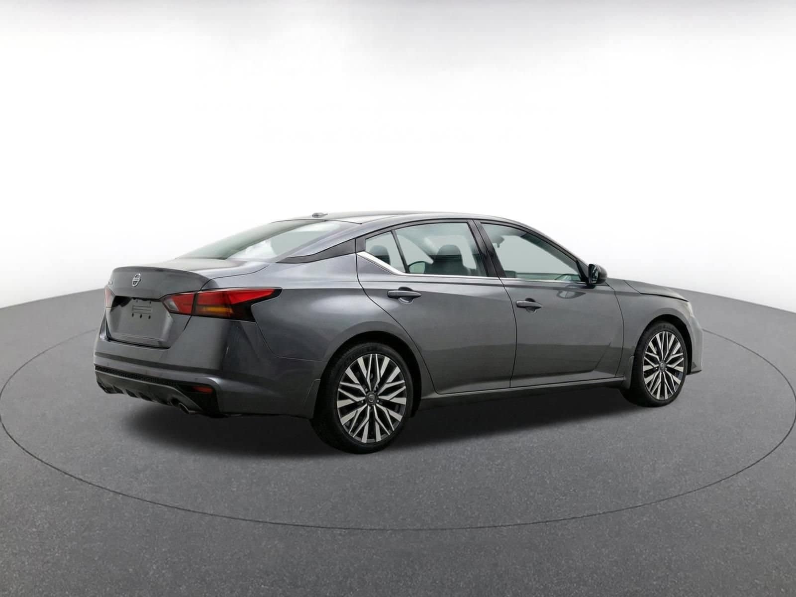 Thumbnail: 2025 Nissan Altima - 9