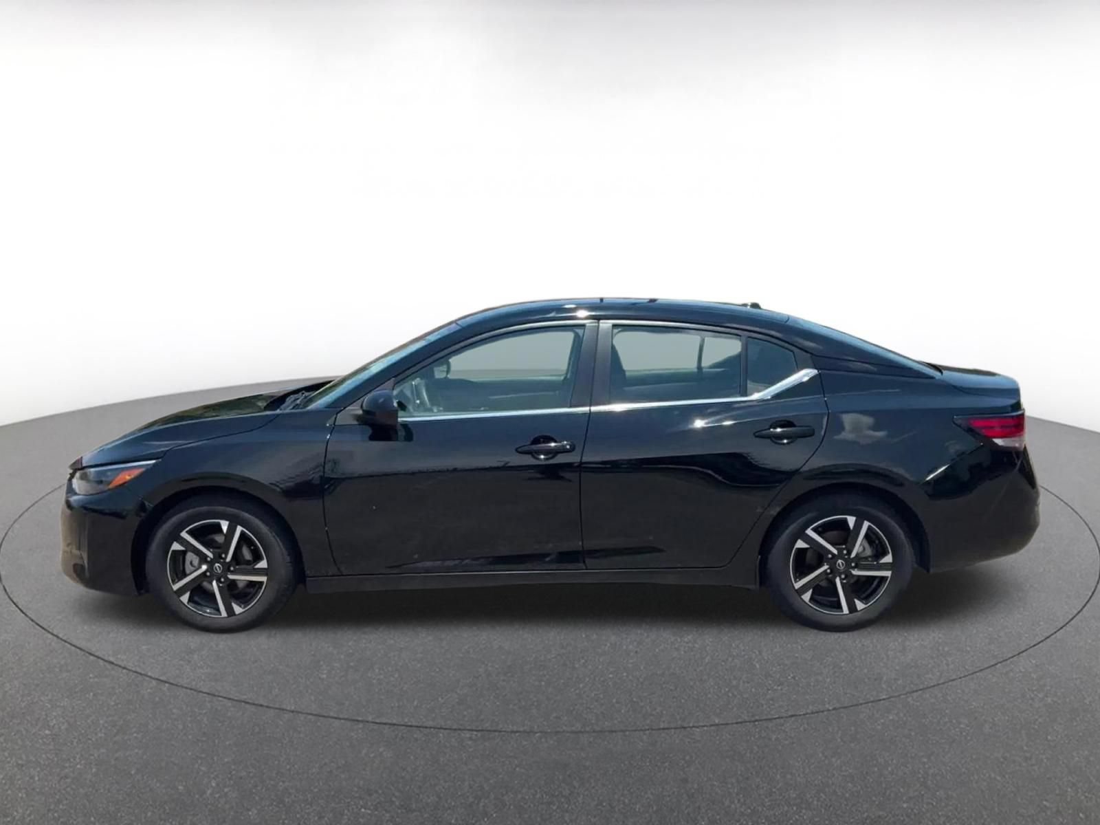 Thumbnail: 2025 Nissan Sentra - 9