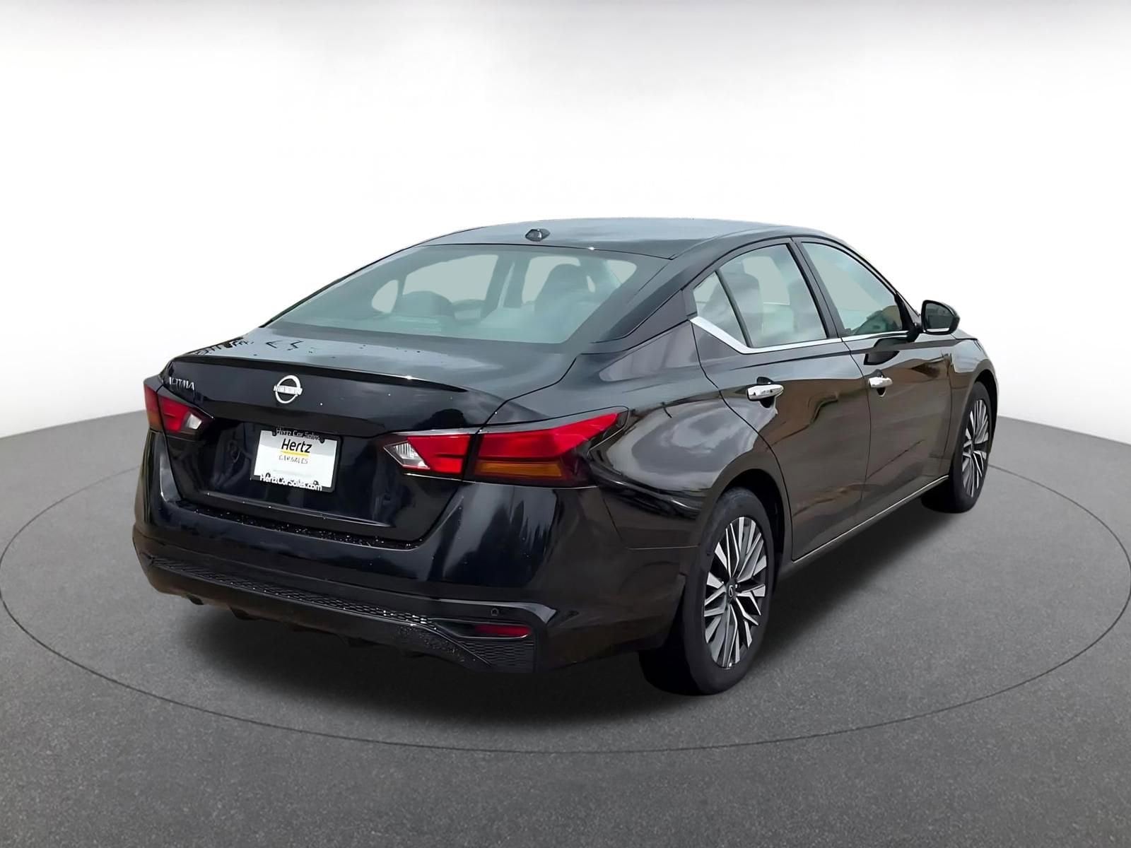 Thumbnail: 2025 Nissan Altima - 14