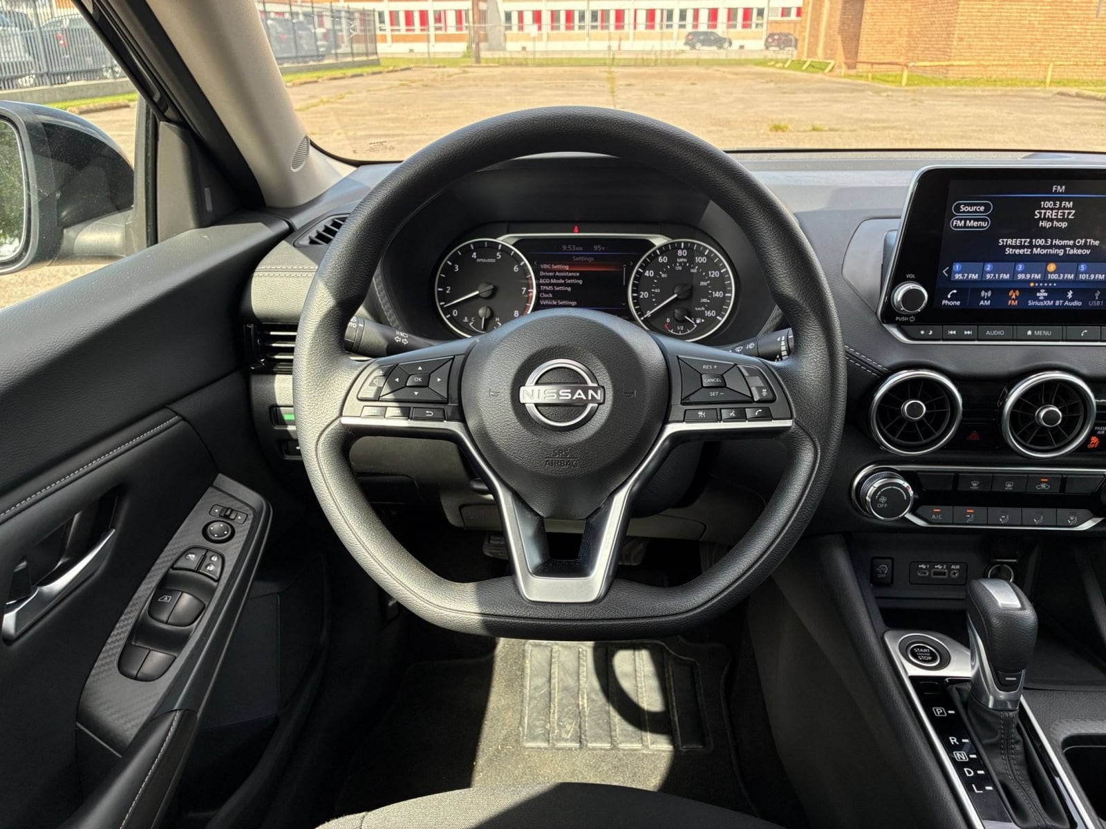Thumbnail: 2025 Nissan Sentra - 32