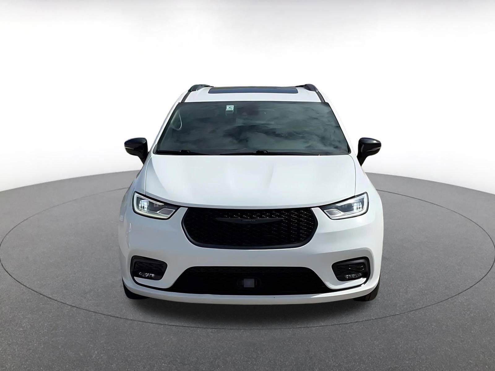 Thumbnail: 2025 Chrysler Pacifica - 4