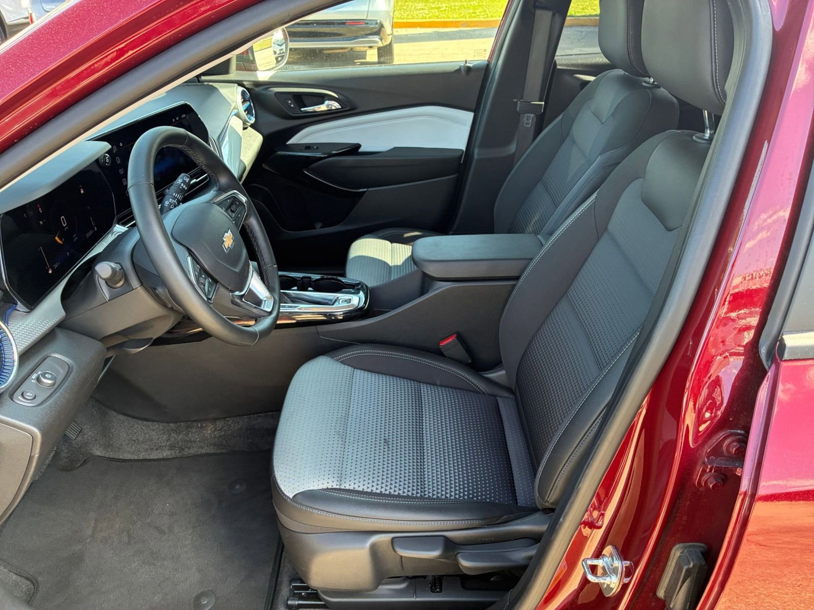 Thumbnail: 2025 Chevrolet Trax - 24