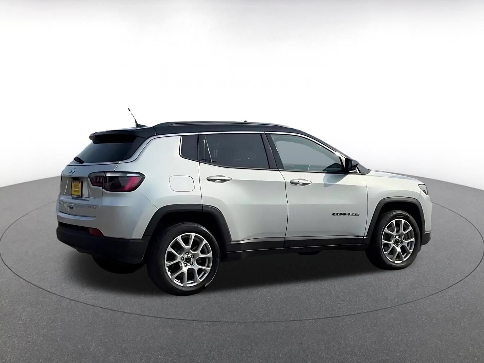Thumbnail: 2025 Jeep Compass - 15