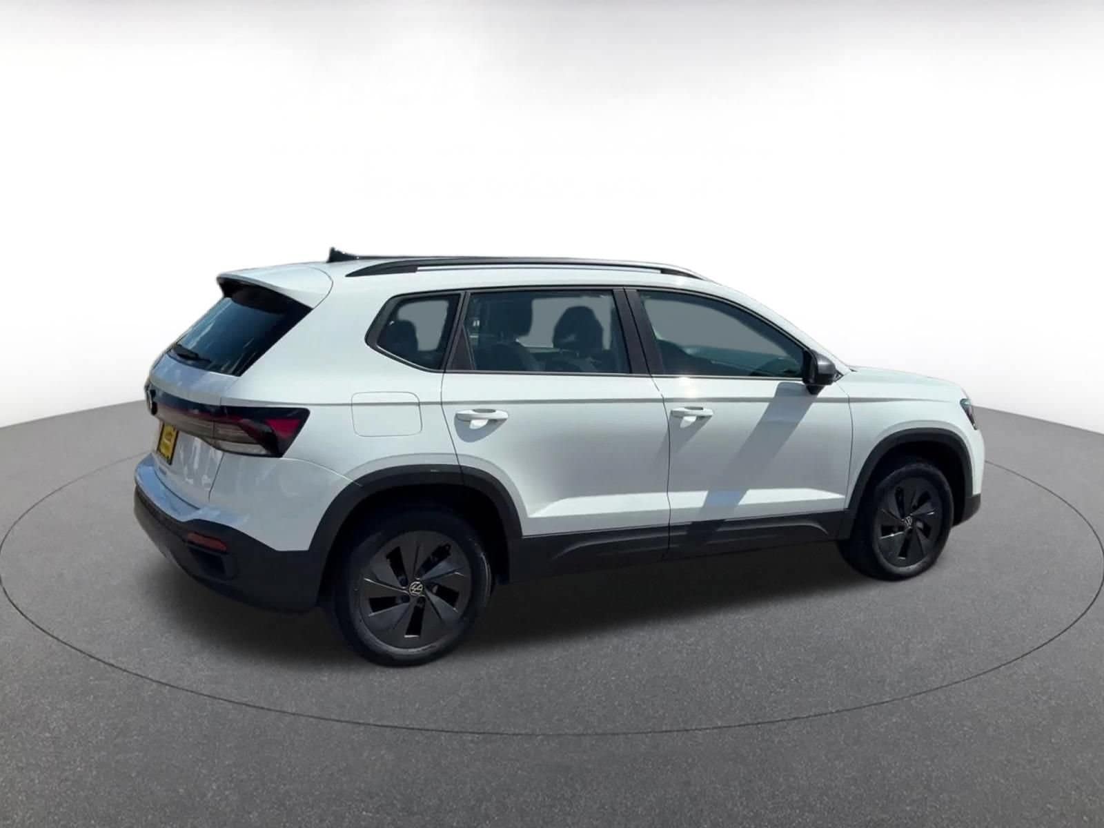 Thumbnail: 2026 Volkswagen Taos - 15