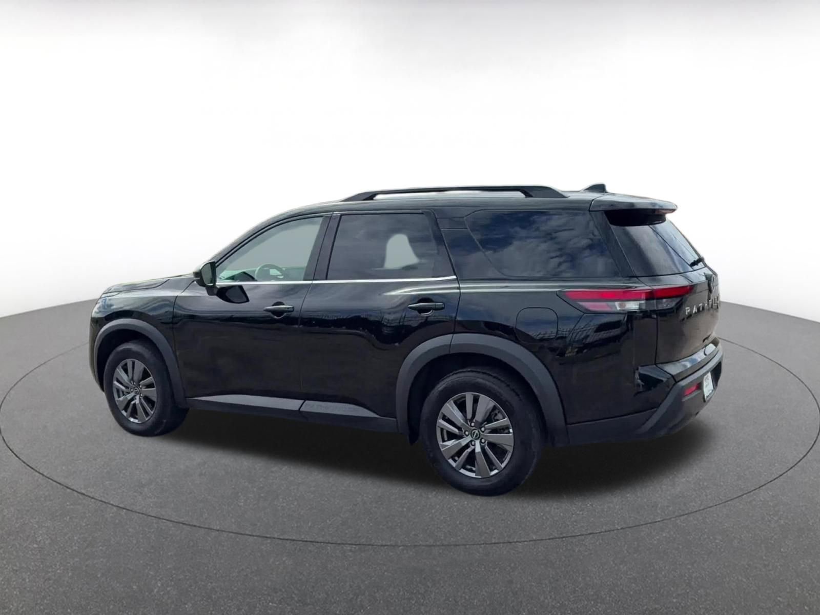 Thumbnail: 2025 Nissan Pathfinder - 10