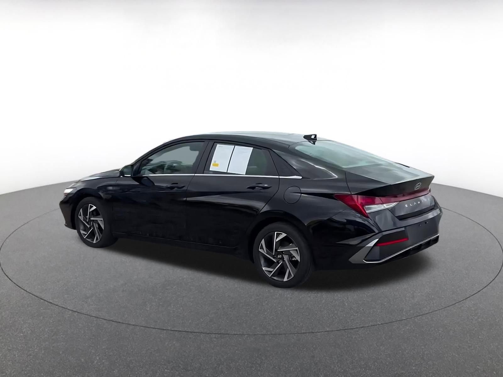 Thumbnail: 2025 Hyundai Elantra - 10