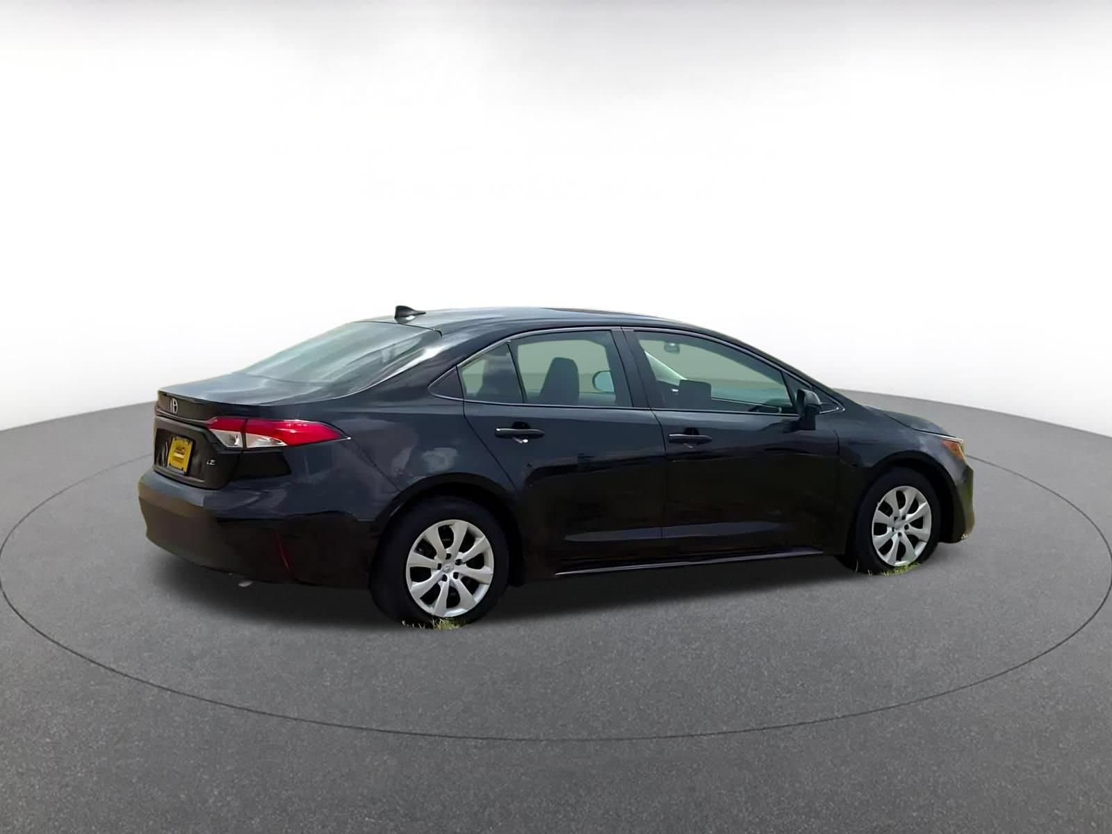 Thumbnail: 2025 Toyota Corolla - 11