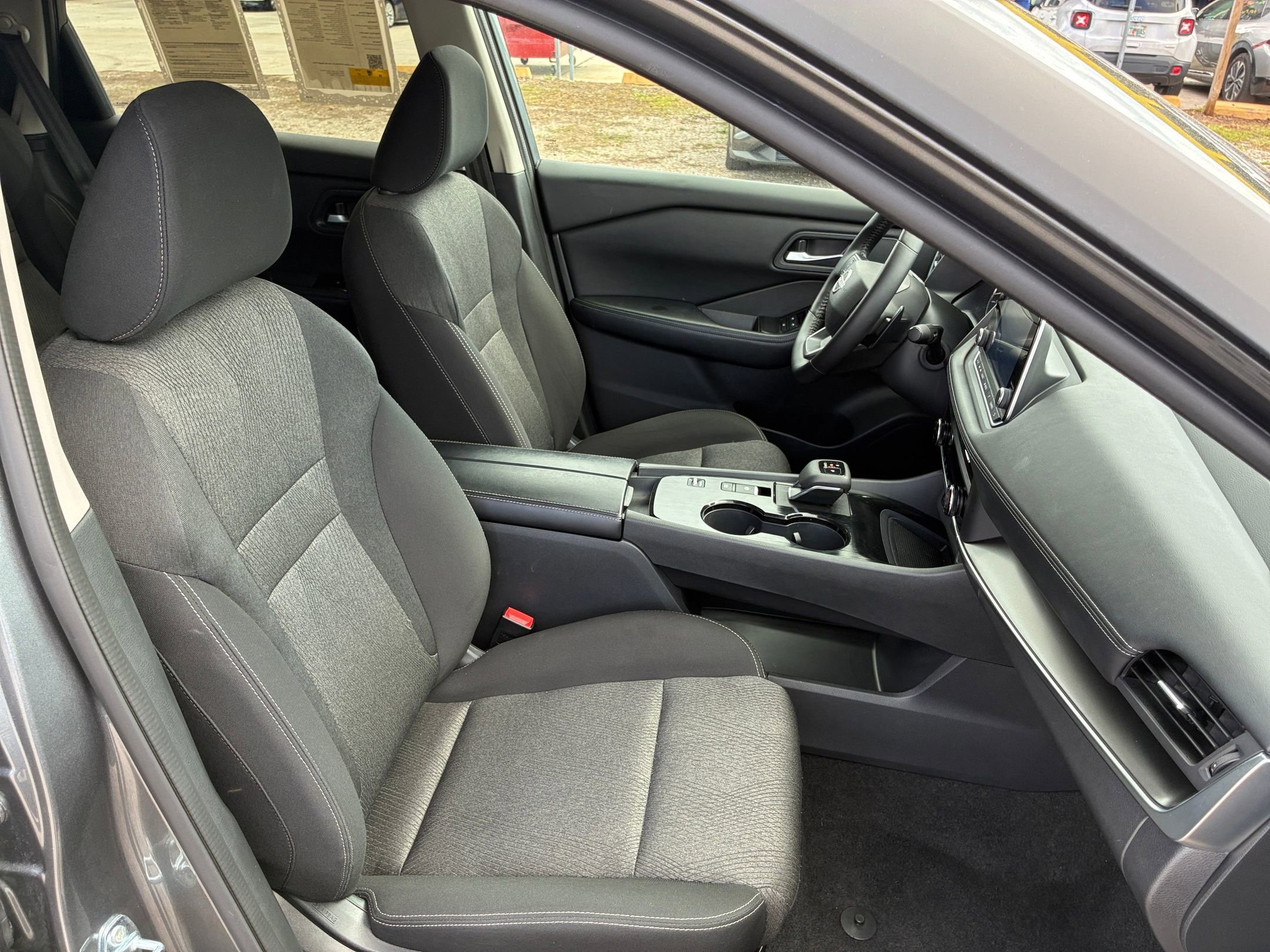 Thumbnail: 2025 Nissan Rogue - 32