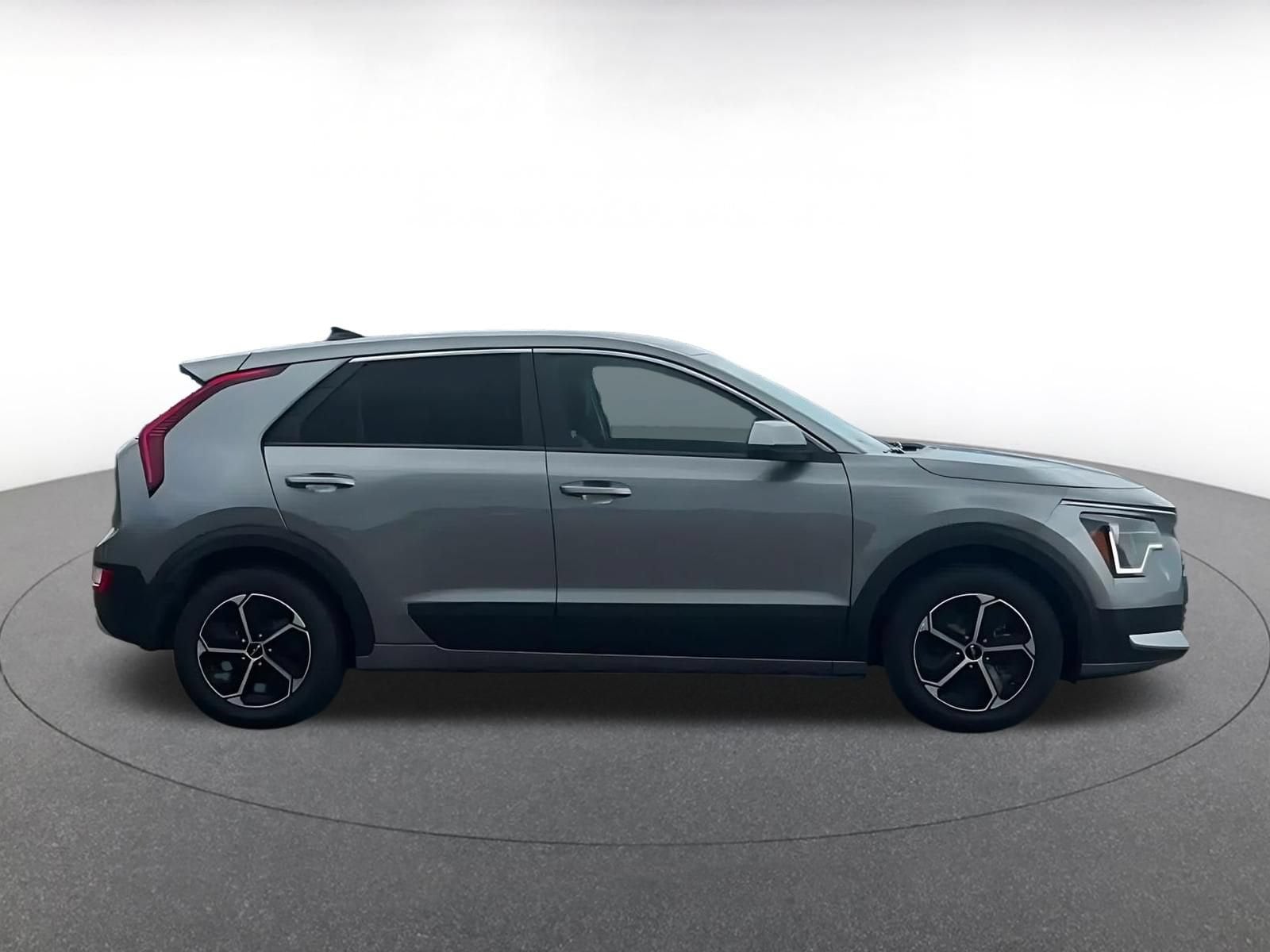 Thumbnail: 2026 Kia Niro - 13