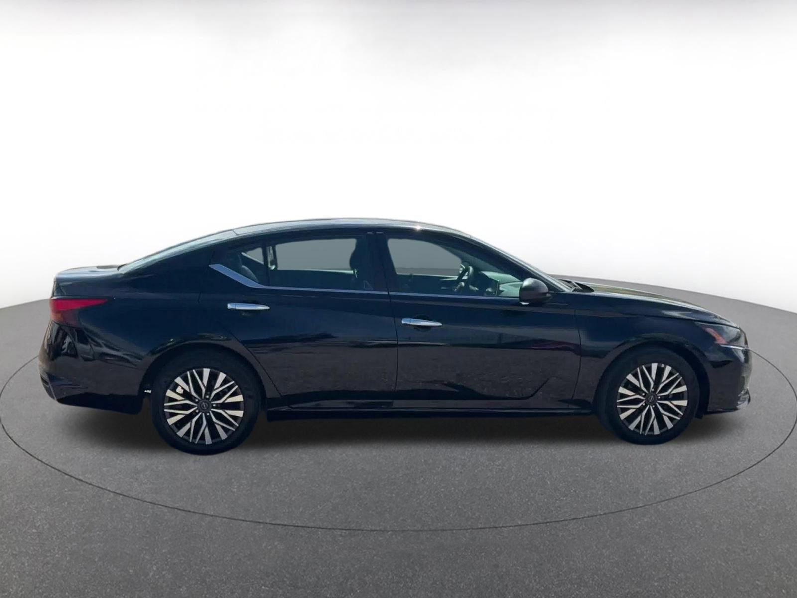 Thumbnail: 2025 Nissan Altima - 16