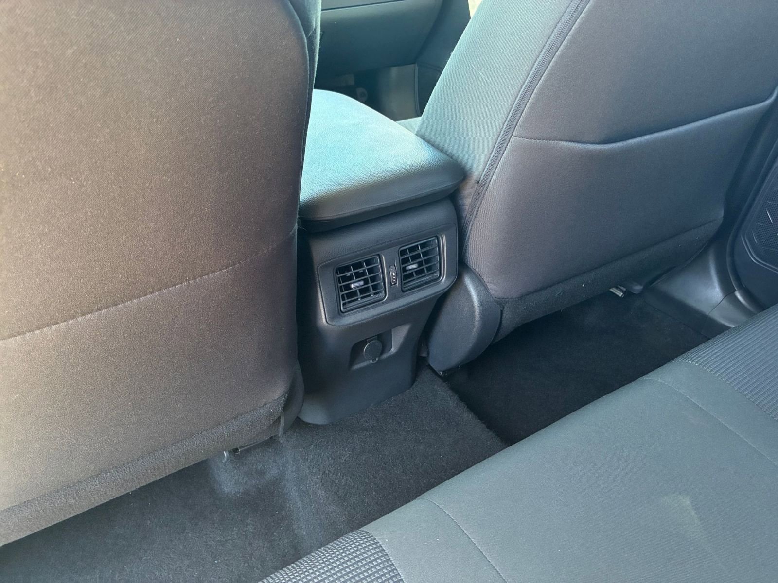 Thumbnail: 2025 Toyota RAV4 - 22