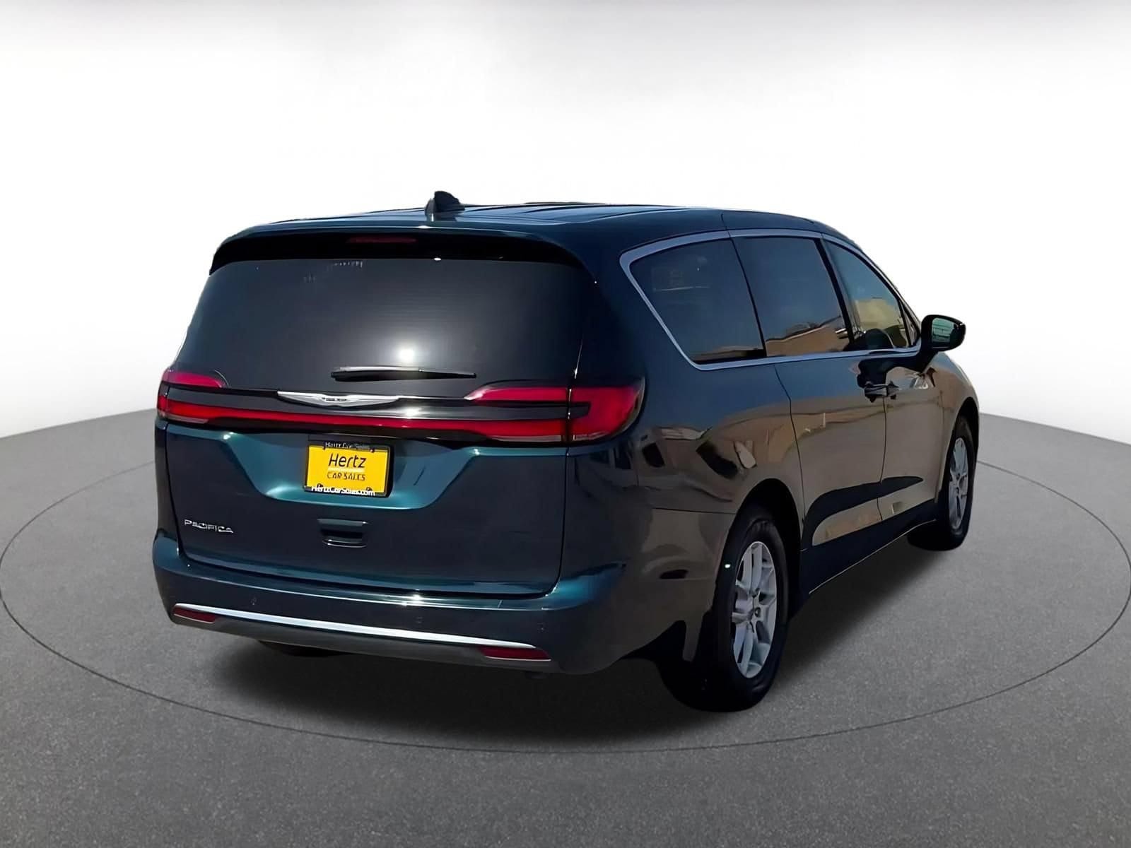 Thumbnail: 2025 Chrysler Pacifica - 11