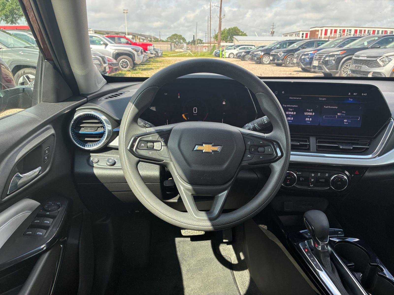 Thumbnail: 2025 Chevrolet Trax - 34