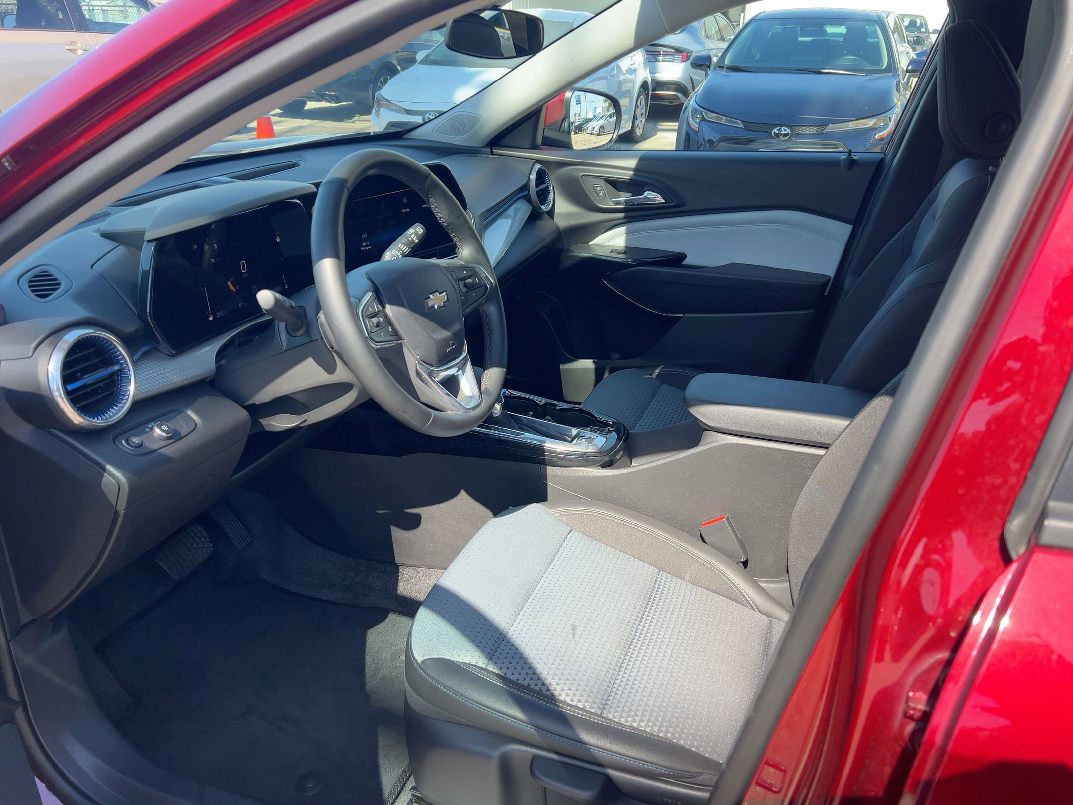 Thumbnail: 2025 Chevrolet Trax - 9