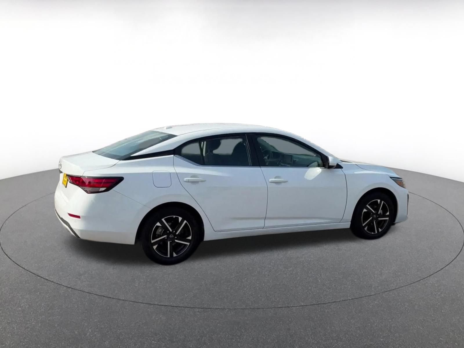 Thumbnail: 2025 Nissan Sentra - 15