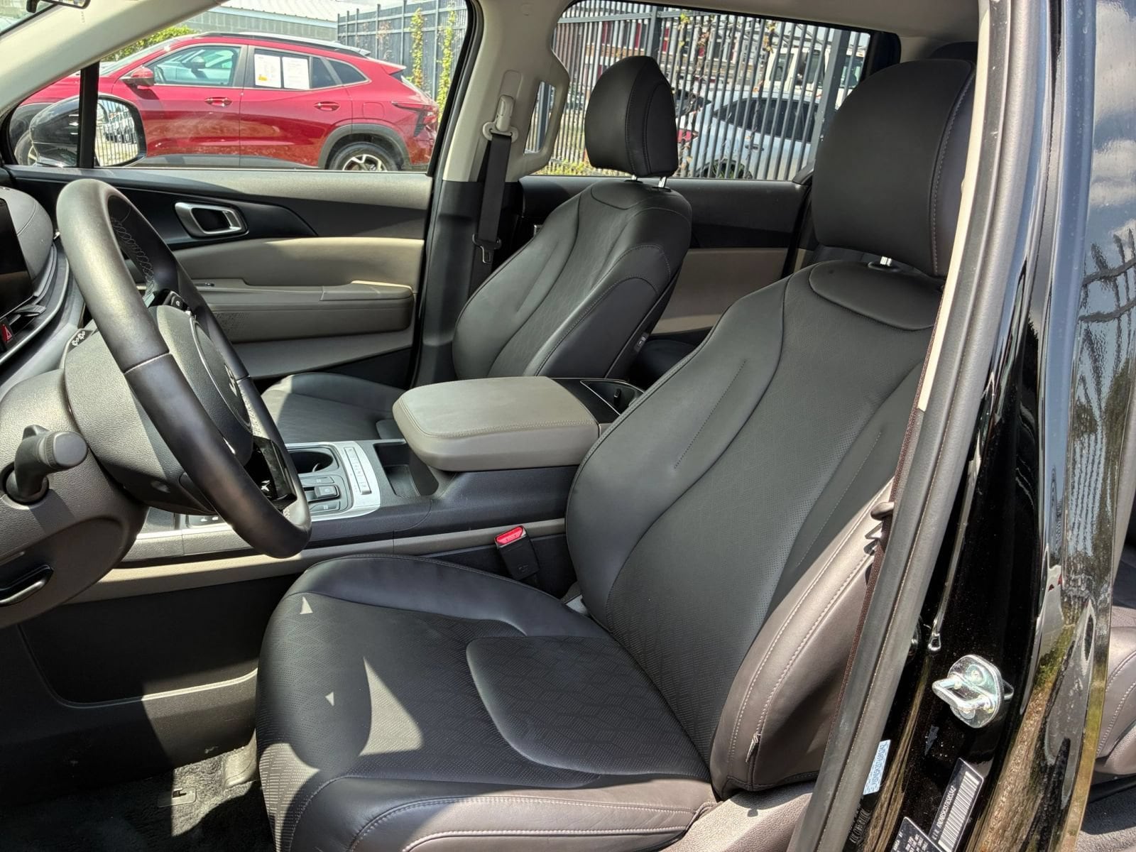 Thumbnail: 2026 Kia Carnival - 35
