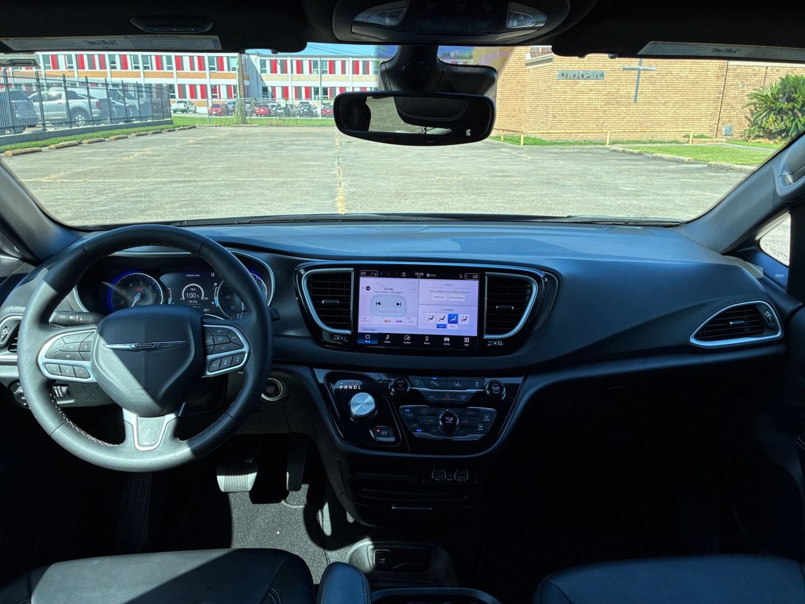 Thumbnail: 2025 Chrysler Pacifica - 30