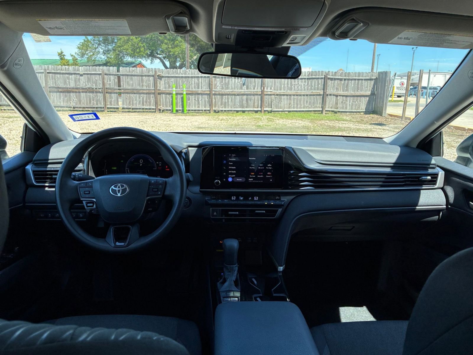 Thumbnail: 2025 Toyota Camry - 32