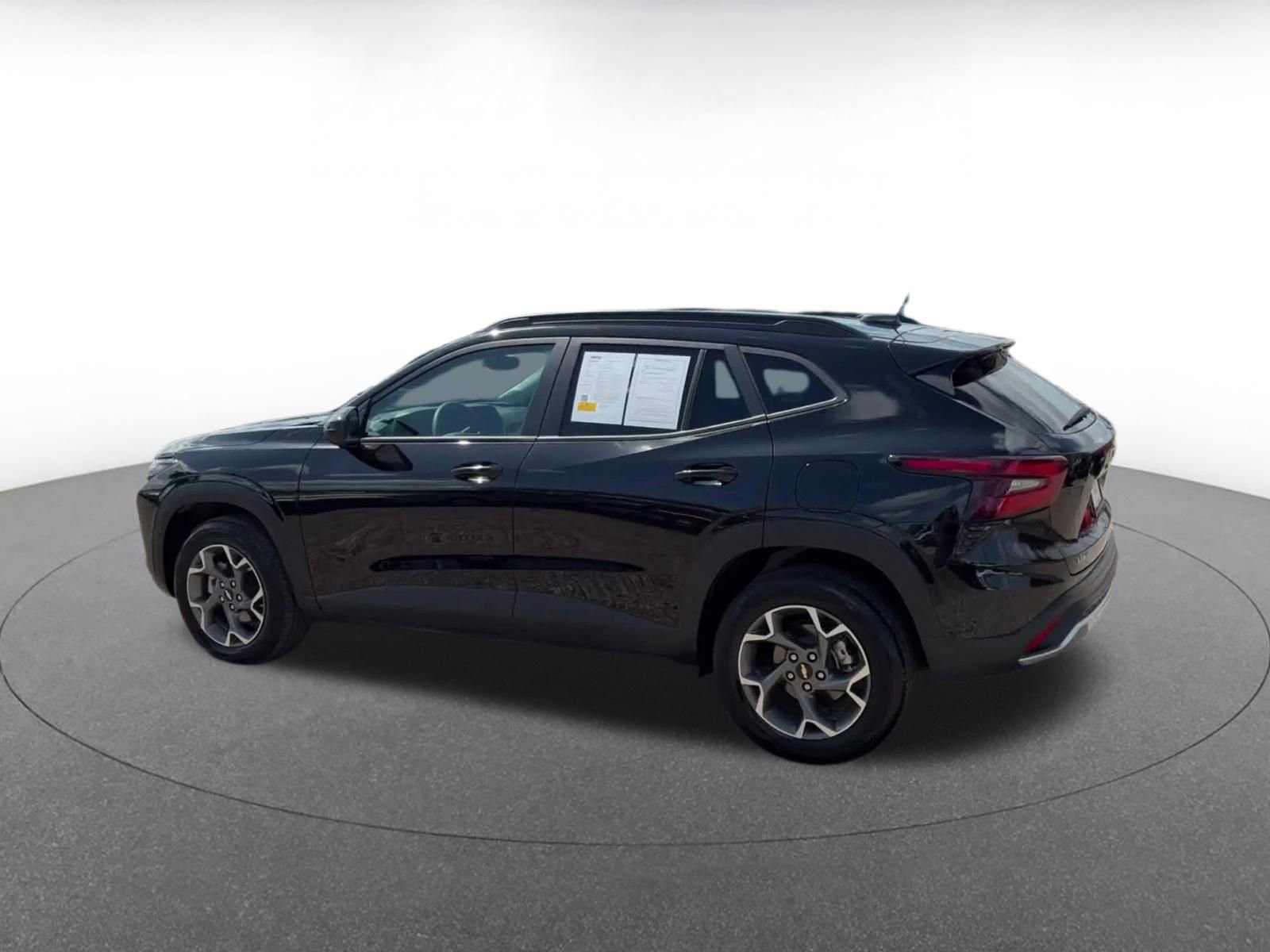 Thumbnail: 2025 Chevrolet Trax - 10