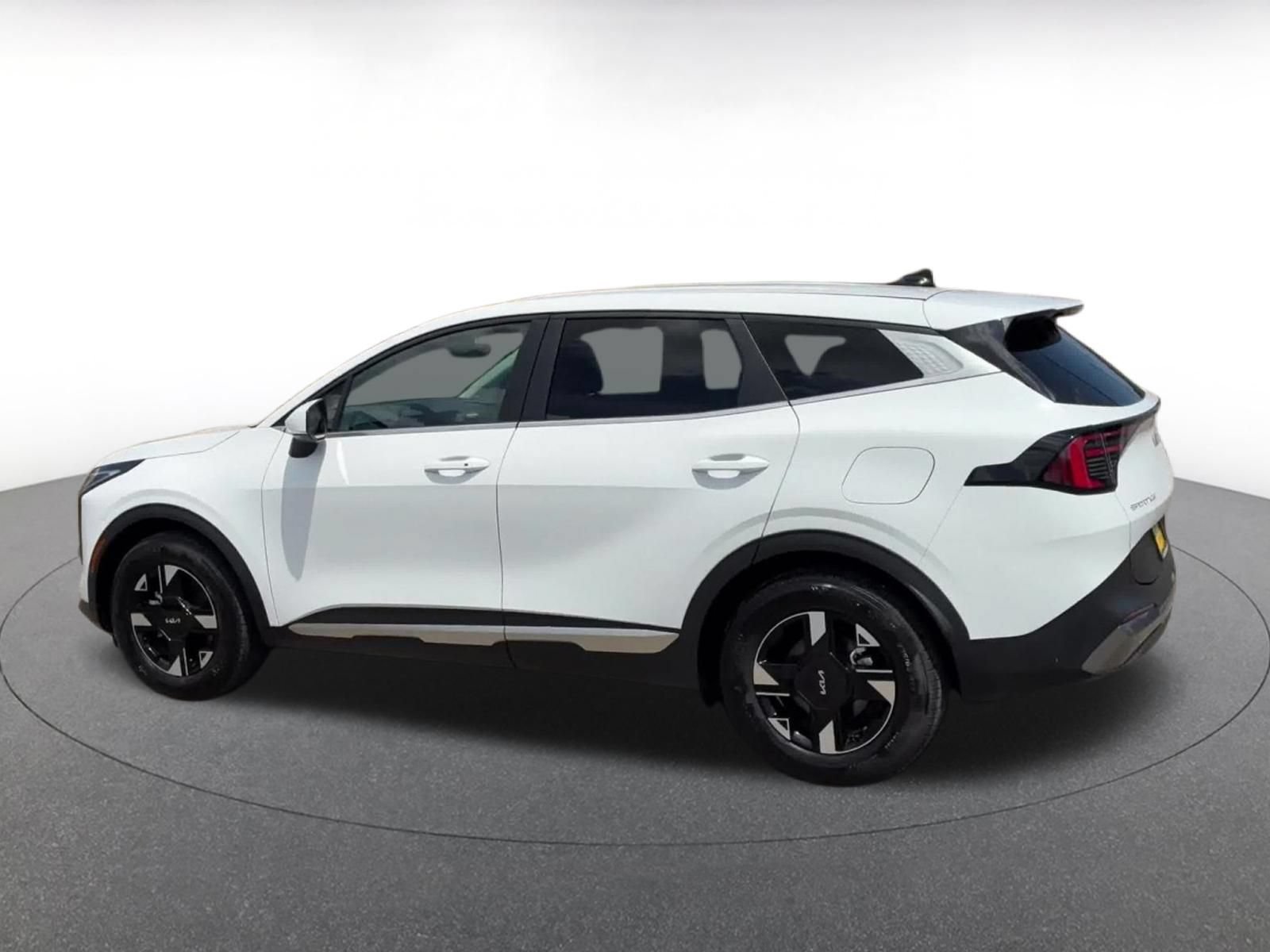 Thumbnail: 2026 Kia Sportage - 10