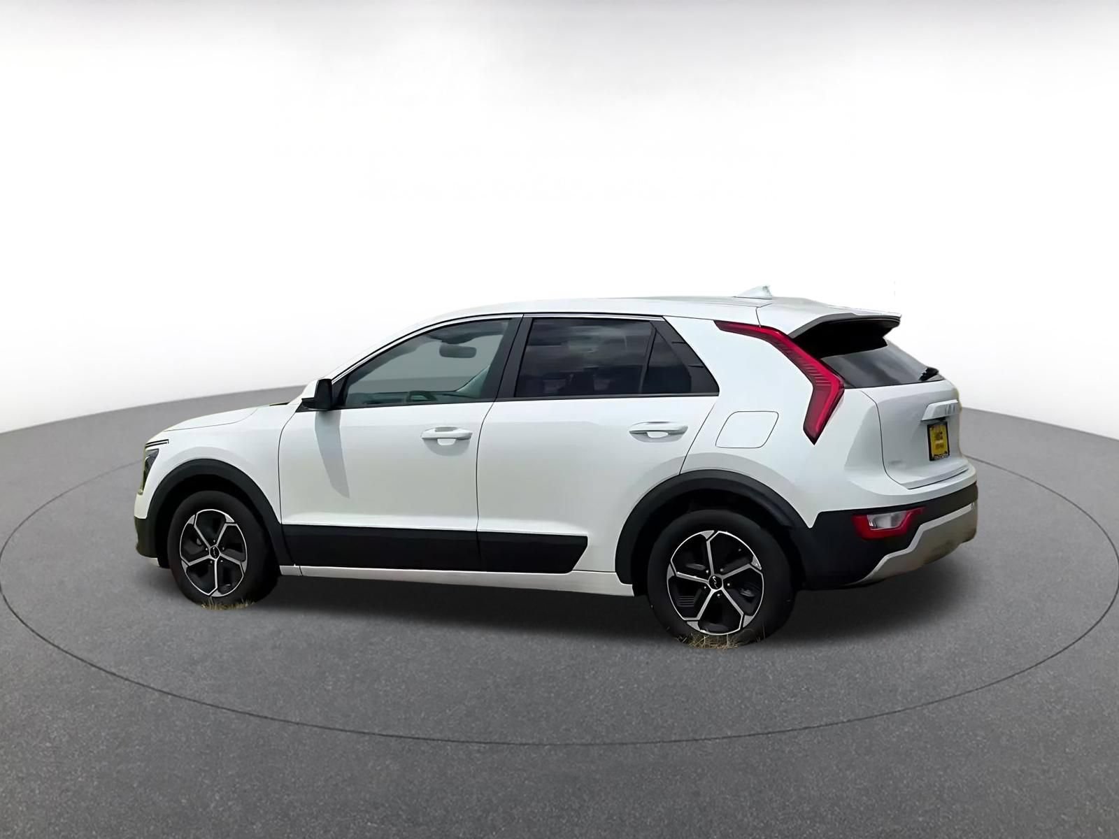 Thumbnail: 2026 Kia Niro - 10