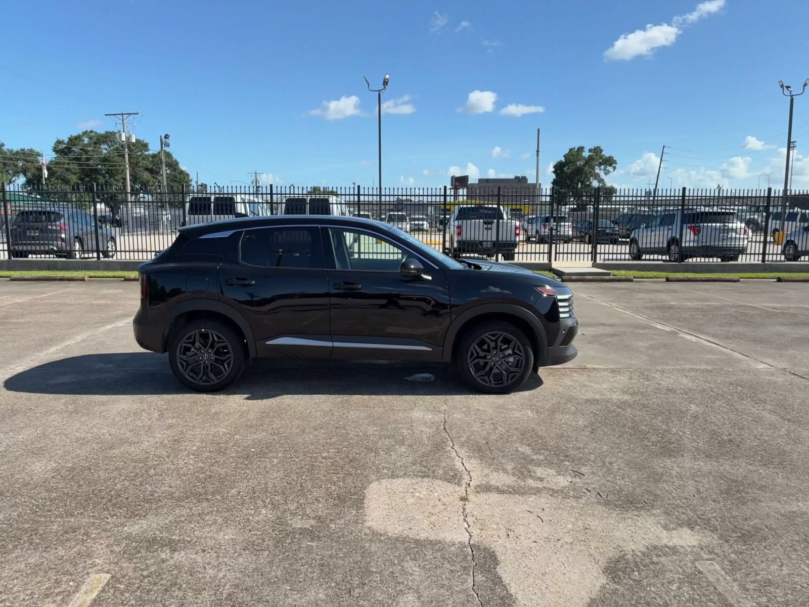 Thumbnail: 2026 Nissan Kicks - 15